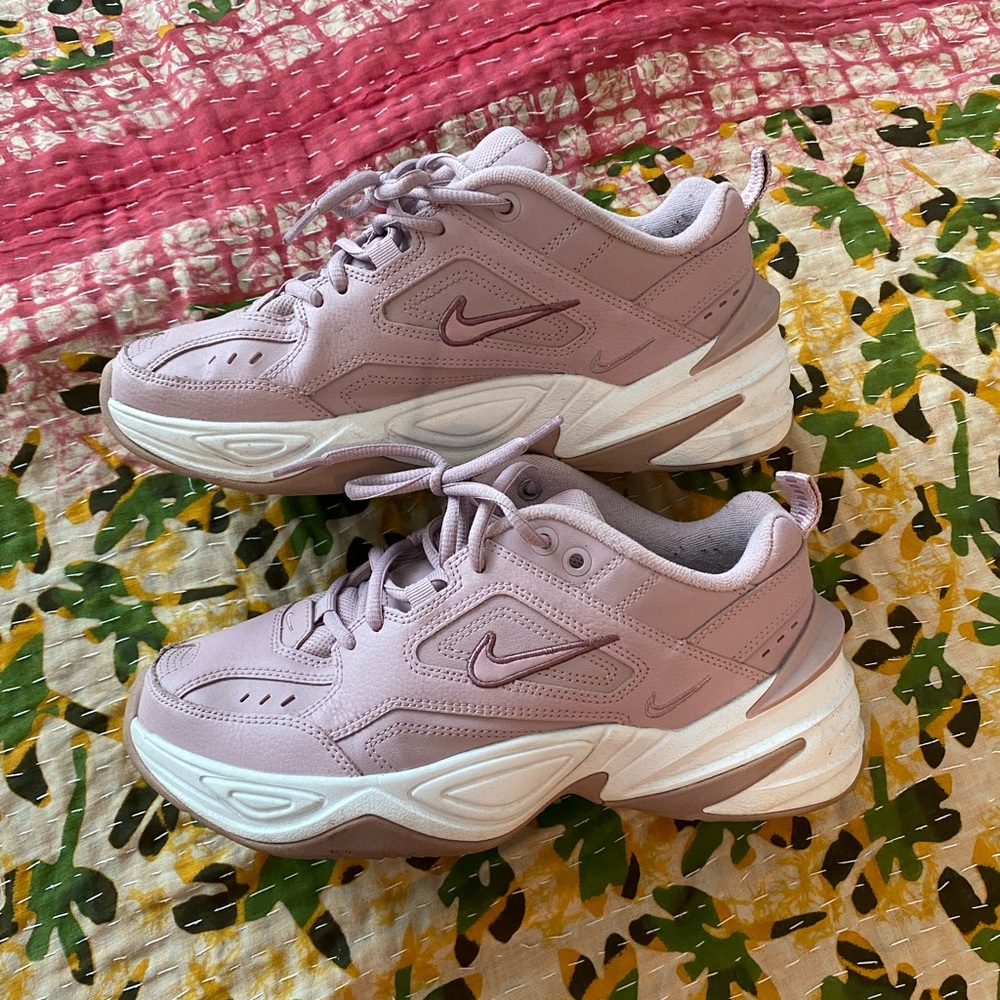 Size 7.5 PINK NIKE TEKNO!